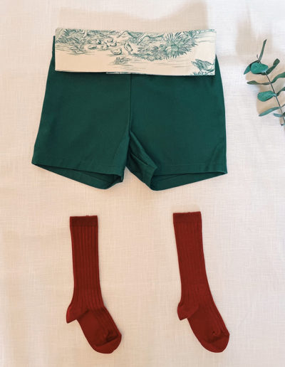 Ensemble bermuda l'Imperturbable, ceinture simple en Toile de Jouy et chaussettes hautes