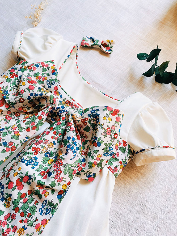 Robe De Soirée Petite Fille Taille 6 - Sans Manches, Couleur Argent/beige/rose/or, Occasion