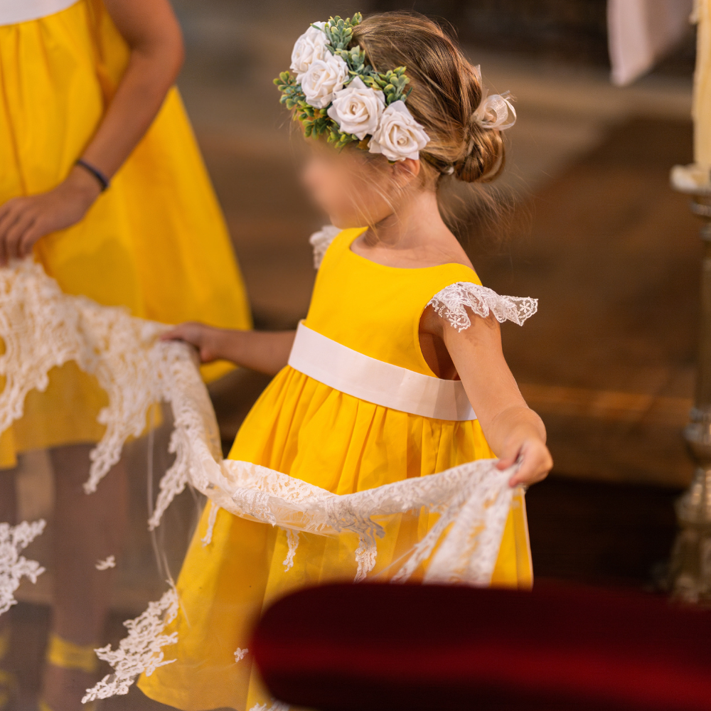 Petite fille d'honneur cortège de mariage en toile dejouy